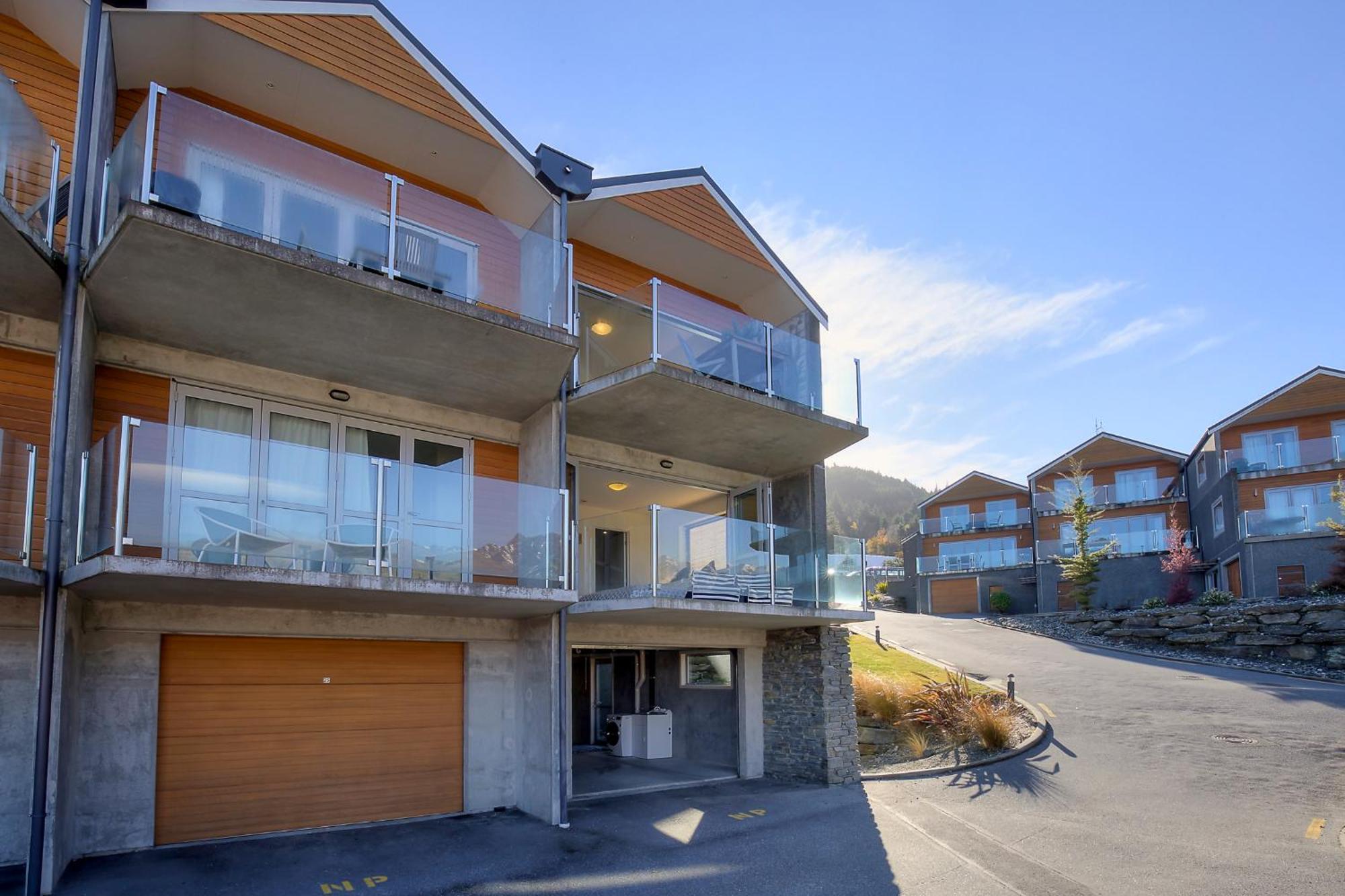 Alpine Vista - Queenstown Holiday Home 외부 사진